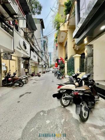 Bán nhà 5 tầng mặt phố Đông Các, quận Đống Đa, diện tích 60m2, khu vực dân trí cao và an ninh tốt.