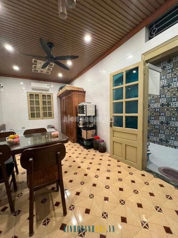 Bán nhà tại Hoàng Cầu, Đống Đa - Diện tích 42m2, 4 tầng, mặt tiền 5m, giá 12,5 tỷ. Phân lô, ô tô đỗ cửa,