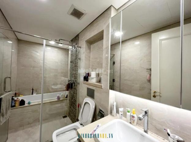 Chào bán căn hộ săn mây tầng 26 tại The Aqua, Vinhomes Golden Bason, Quận 1 - Diện tích 122 m2 với 3 phòng ngủ.