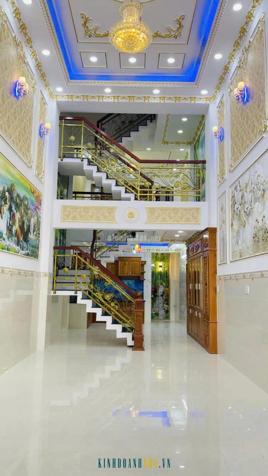 Bán nhà 85m², 2 tầng, 3 phòng ngủ, 3 toilet, quận 6, giá 5.9 tỷ, có sổ hồng.