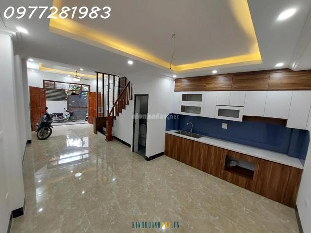 Bán nhà mới xây gần Nhổn, lô góc thoáng mát, 4 phòng ngủ, ngõ thông, giá chỉ 4.8 tỷ.