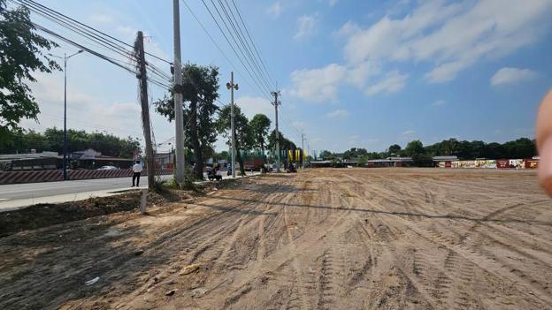 Bán đất 250m² gần quốc lộ 13, giá 180 triệu.
