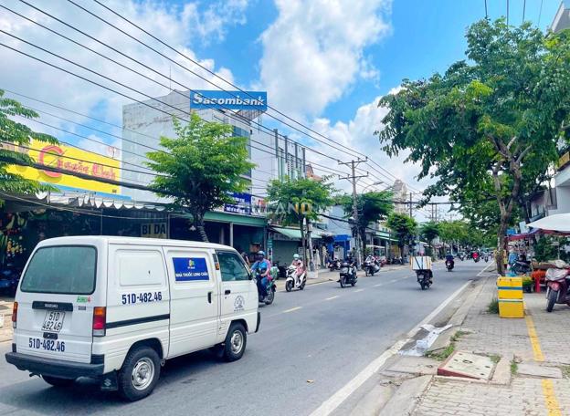 Bán đất 5x22m tại Nguyễn Văn Tạo, gần UBND xã Long Thới, giá 2.5 tỷ, sổ riêng, hẻm xe hơi.